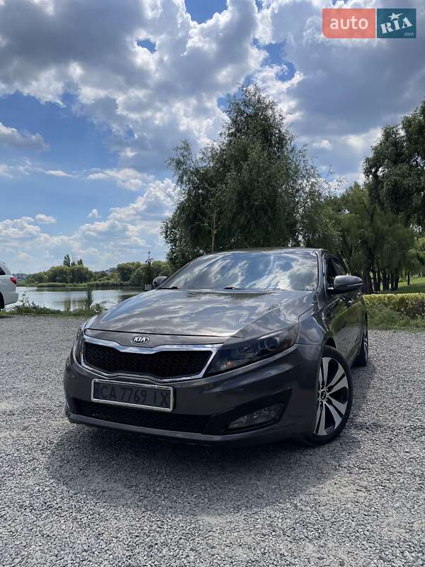Седан Kia Optima 2012 в Умани