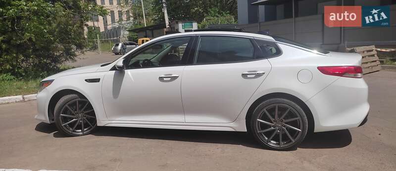 Седан Kia Optima 2016 в Харькове
