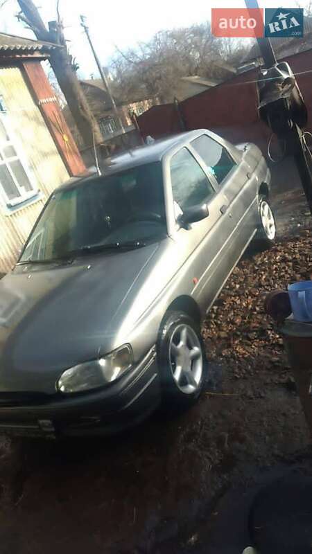 Седан Ford Orion 1991 в Конотопе Седан Ford Orion 1991 в Конотопе