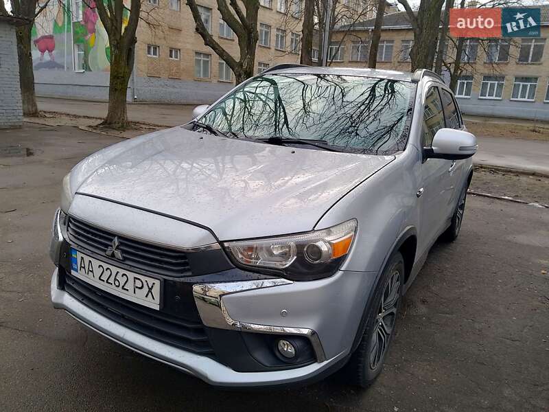 Позашляховик / Кросовер Mitsubishi Outlander Sport 2016 в Києві