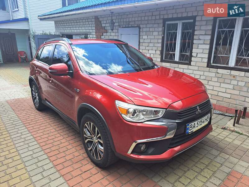 Внедорожник / Кроссовер Mitsubishi Outlander Sport 2016 в Знаменке