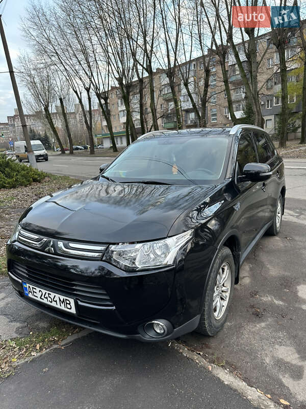 Внедорожник / Кроссовер Mitsubishi Outlander 2014 в Кривом Роге