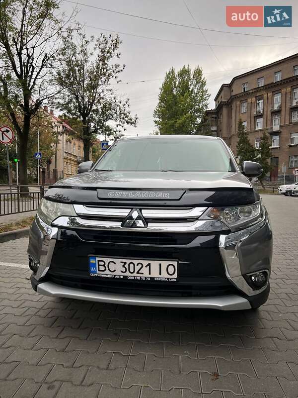 Внедорожник / Кроссовер Mitsubishi Outlander 2015 в Львове