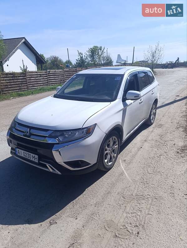 Внедорожник / Кроссовер Mitsubishi Outlander 2013 в Белой Церкви