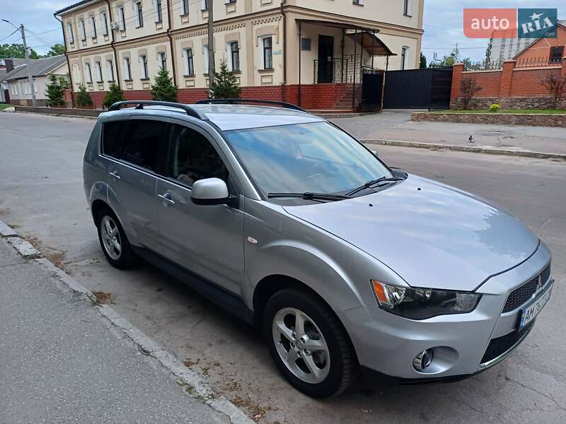Внедорожник / Кроссовер Mitsubishi Outlander 2010 в Житомире