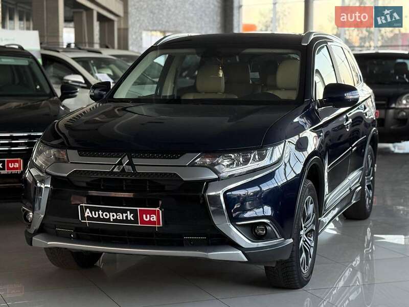 Внедорожник / Кроссовер Mitsubishi Outlander 2016 в Одессе