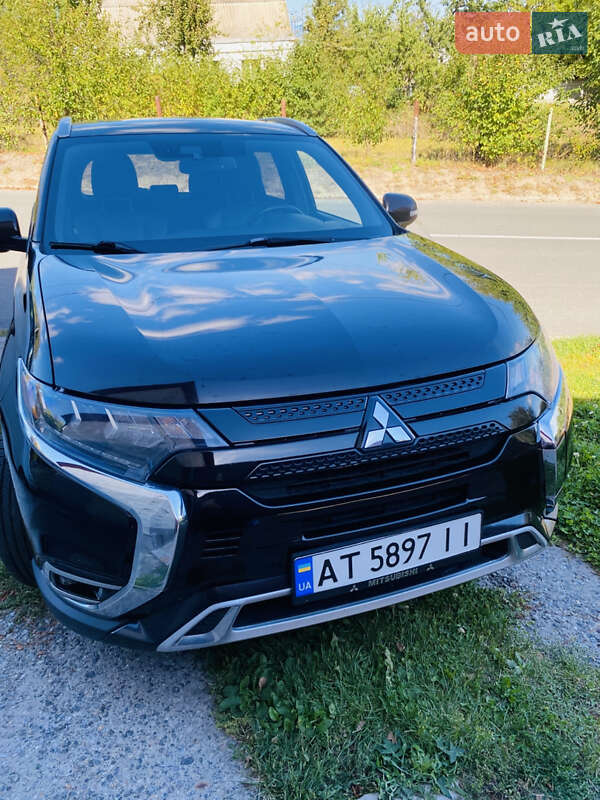 Внедорожник / Кроссовер Mitsubishi Outlander 2019 в Обухове