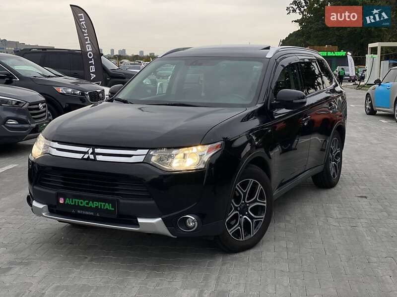 Внедорожник / Кроссовер Mitsubishi Outlander 2015 в Киеве