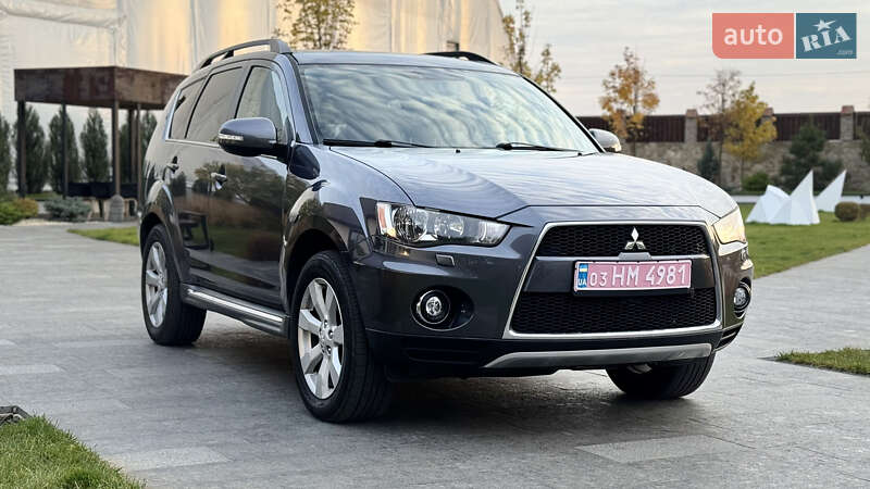 Внедорожник / Кроссовер Mitsubishi Outlander 2011 в Ровно