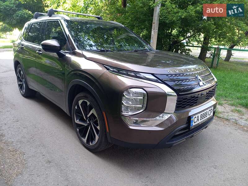 Позашляховик / Кросовер Mitsubishi Outlander 2022 в Черкасах