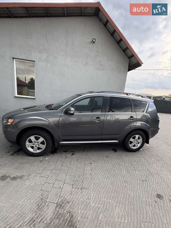 Внедорожник / Кроссовер Mitsubishi Outlander 2012 в Перемышлянах