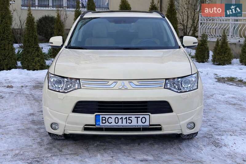 Внедорожник / Кроссовер Mitsubishi Outlander 2012 в Львове