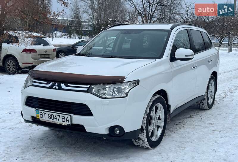 Внедорожник / Кроссовер Mitsubishi Outlander 2013 в Киеве