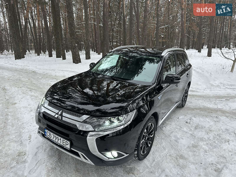 Внедорожник / Кроссовер Mitsubishi Outlander 2018 в Чернигове Внедорожник / Кроссовер Mitsubishi Outlander 2018 в Чернигове