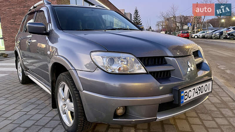 Внедорожник / Кроссовер Mitsubishi Outlander 2006 в Львове Внедорожник / Кроссовер Mitsubishi Outlander 2006 в Львове
