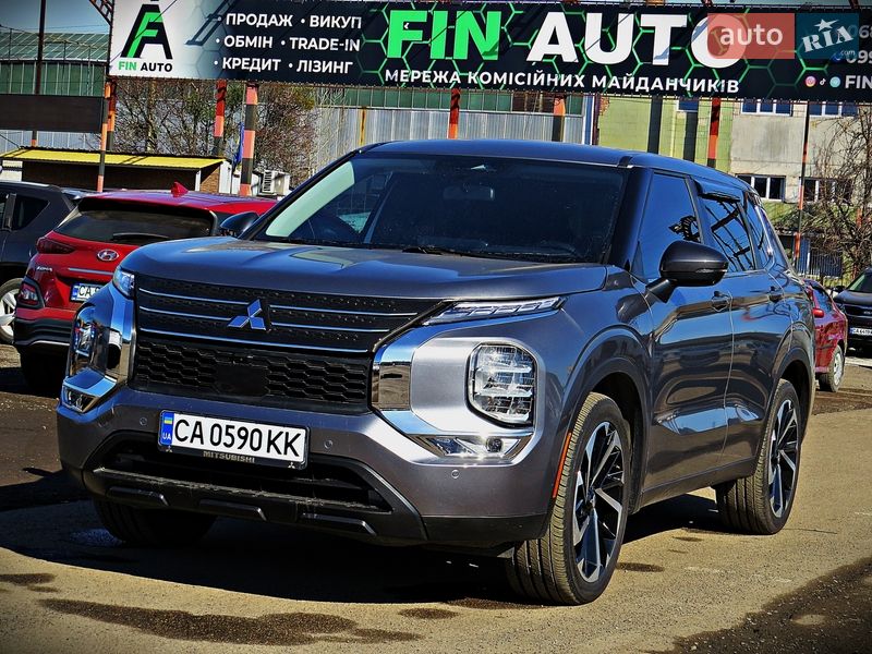 Позашляховик / Кросовер Mitsubishi Outlander 2021 в Черкасах