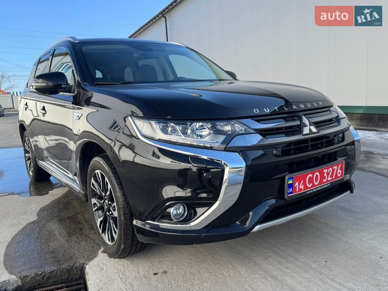 Внедорожник / Кроссовер Mitsubishi Outlander 2015 в Виннице Внедорожник / Кроссовер Mitsubishi Outlander 2015 в Виннице