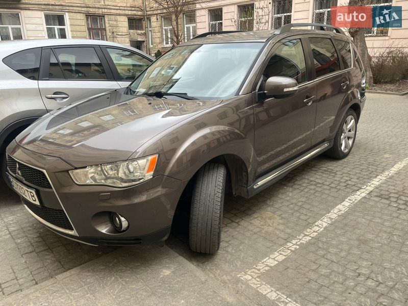 Внедорожник / Кроссовер Mitsubishi Outlander 2011 в Львове Внедорожник / Кроссовер Mitsubishi Outlander 2011 в Львове
