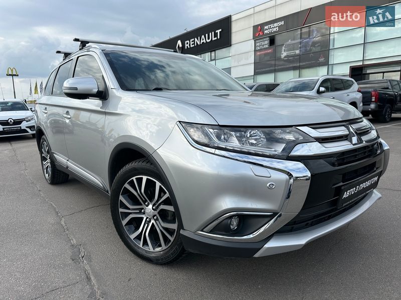Позашляховик / Кросовер Mitsubishi Outlander 2018 в Києві