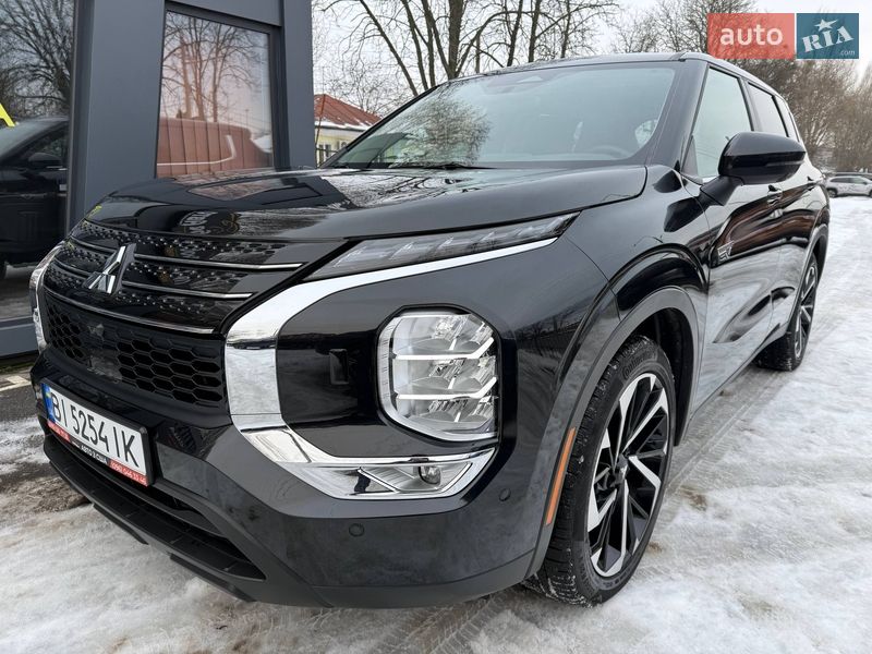 Внедорожник / Кроссовер Mitsubishi Outlander 2024 в Полтаве