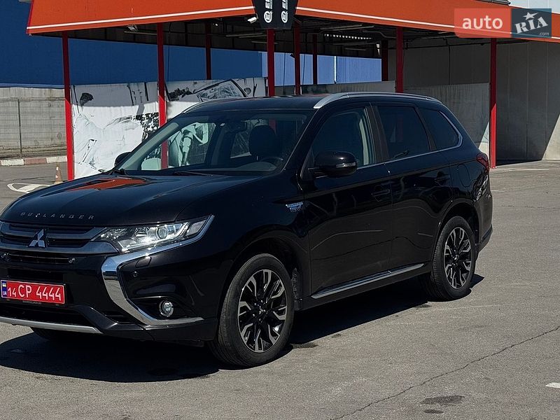 Внедорожник / Кроссовер Mitsubishi Outlander 2016 в Виннице