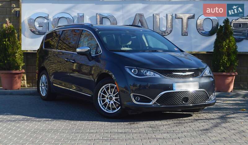Минивэн Chrysler Pacifica 2019 в Одессе
