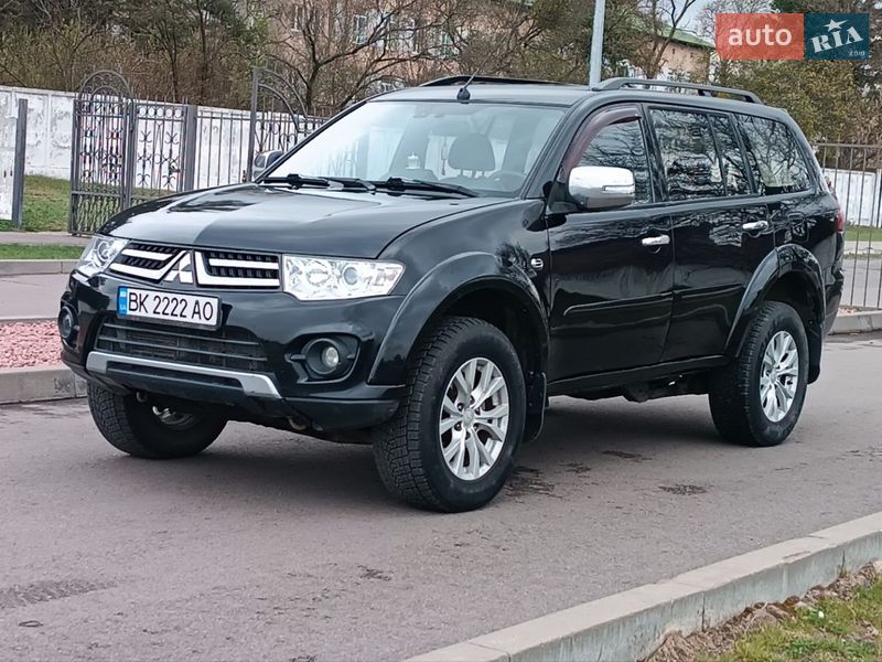 Внедорожник / Кроссовер Mitsubishi Pajero Sport 2013 в Сарнах