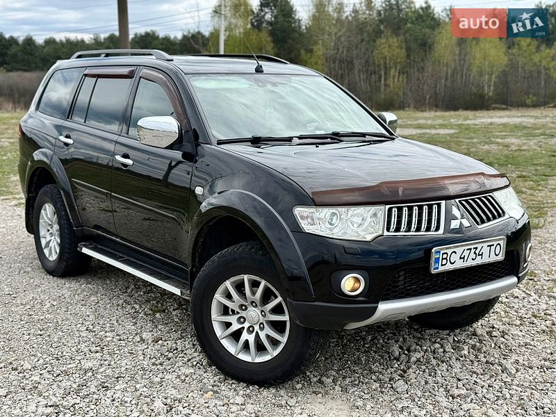 Позашляховик / Кросовер Mitsubishi Pajero Sport 2011 в Новояворівську