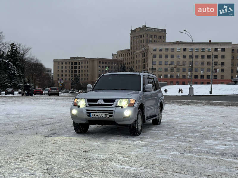 Позашляховик / Кросовер Mitsubishi Pajero Wagon 2004 в Харкові