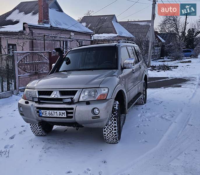 Внедорожник / Кроссовер Mitsubishi Pajero 2007 в Кривом Роге