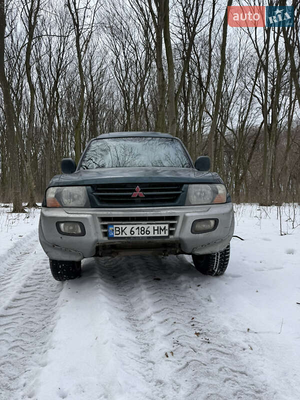 Внедорожник / Кроссовер Mitsubishi Pajero 2002 в Здолбунове Внедорожник / Кроссовер Mitsubishi Pajero 2002 в Здолбунове