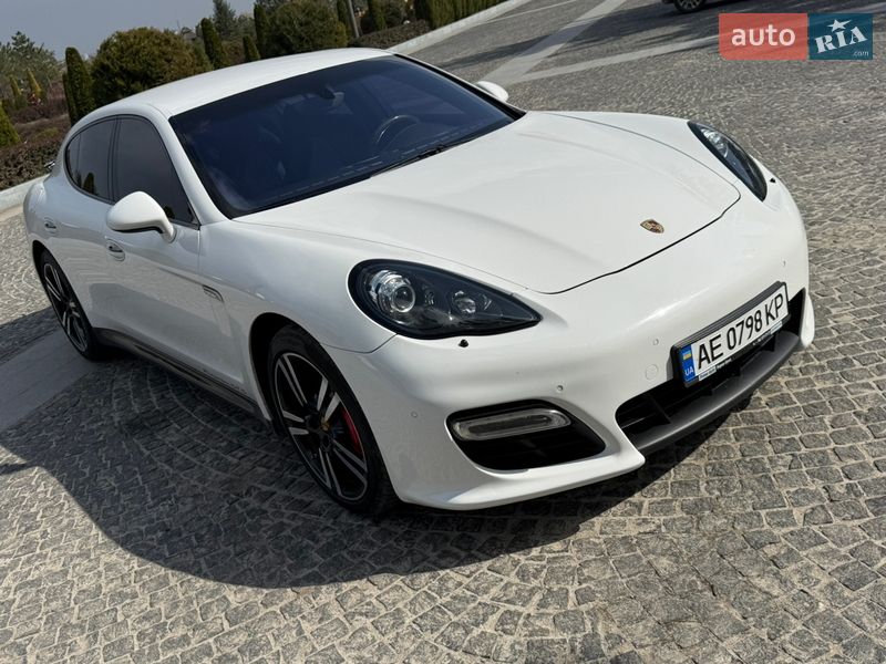 Фастбэк Porsche Panamera 2012 в Днепре