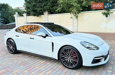 Фастбэк Porsche Panamera 2017 в Одессе