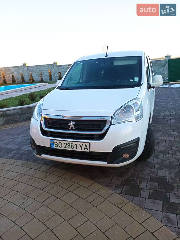 Вантажний фургон Peugeot Partner 2017 в Тернополі