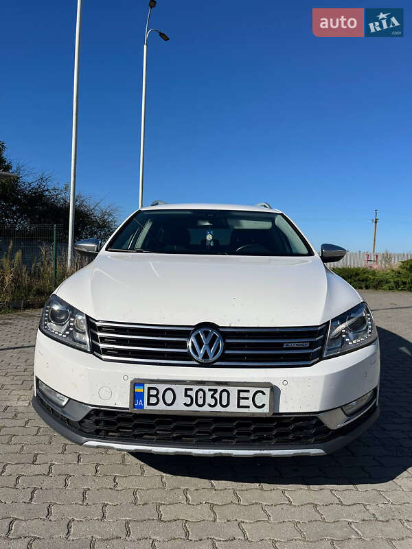 Универсал Volkswagen Passat Alltrack 2012 в Подгайцах