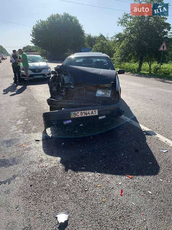 Седан Volkswagen Passat 1988 в Львове