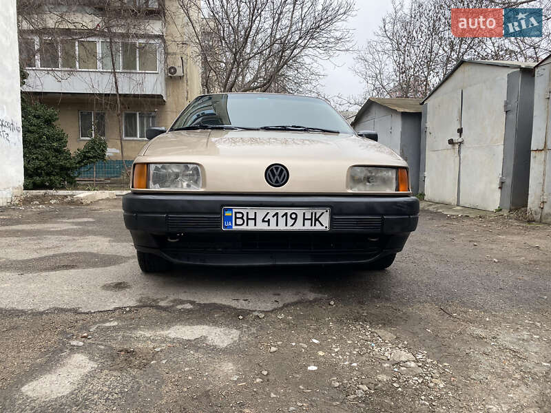 Седан Volkswagen Passat 1989 в Одессе