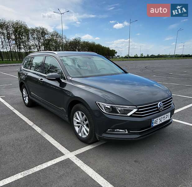 Универсал Volkswagen Passat 2017 в Днепре