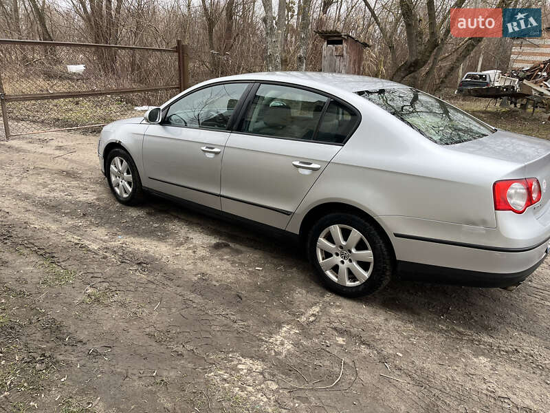 Седан Volkswagen Passat 2005 в Львове