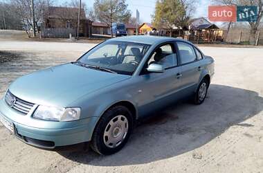 Седан Volkswagen Passat 1998 в Кам'янець-Подільському Седан Volkswagen Passat 1998 в Кам'янець-Подільському