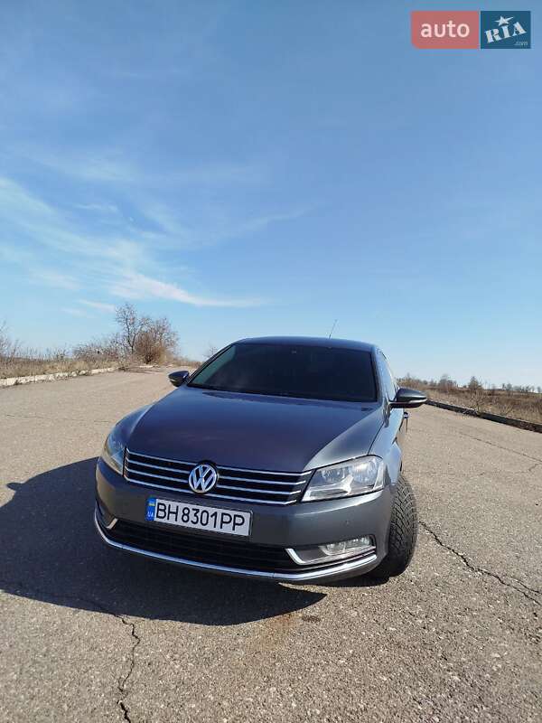 Седан Volkswagen Passat 2010 в Одесі