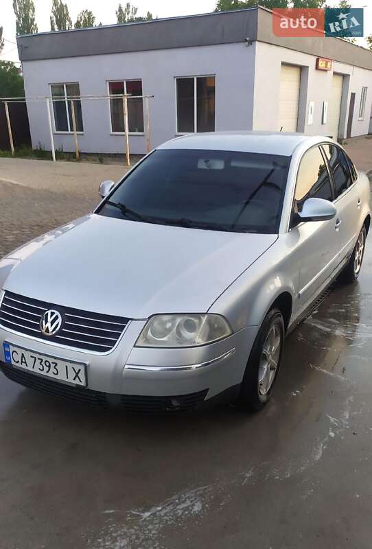 Седан Volkswagen Passat 2004 в Умани Седан Volkswagen Passat 2004 в Умани
