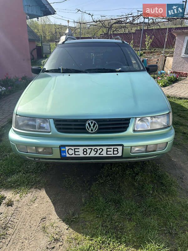 Универсал Volkswagen Passat 1994 в Нижними Становцами