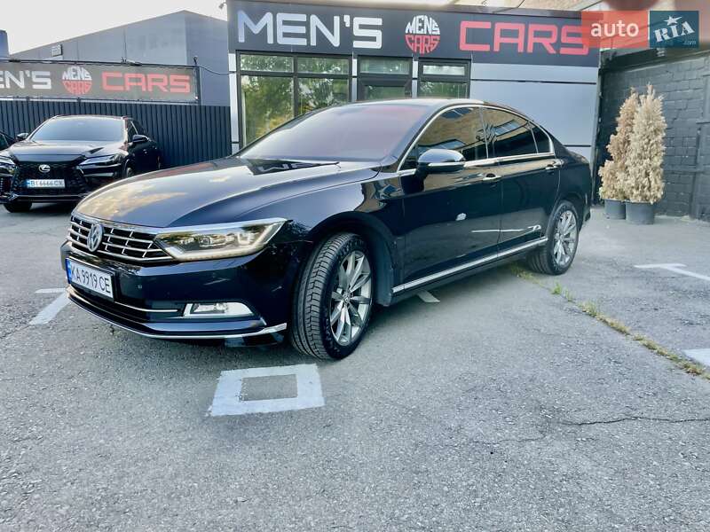 Седан Volkswagen Passat 2015 в Киеве