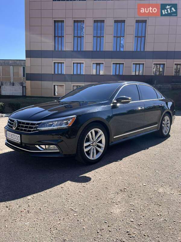 Седан Volkswagen Passat 2015 в Лозовій