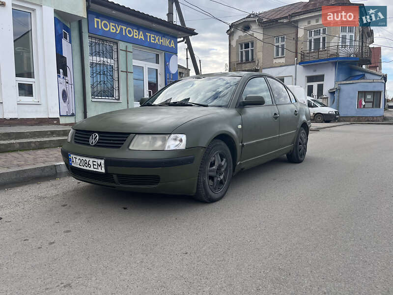 Седан Volkswagen Passat 1998 в Городенці