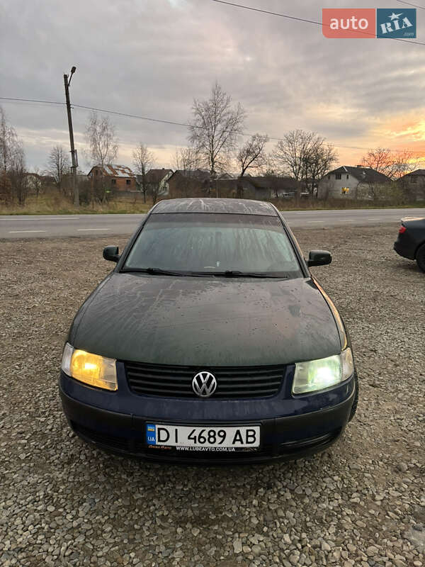 Седан Volkswagen Passat 1997 в Ивано-Франковске