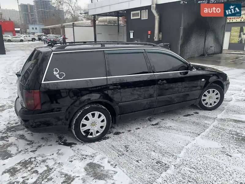 Универсал Volkswagen Passat 2002 в Киеве