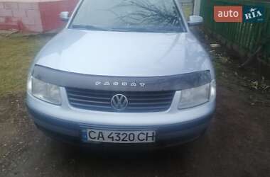 Седан Volkswagen Passat 1997 в Каневі Седан Volkswagen Passat 1997 в Каневі