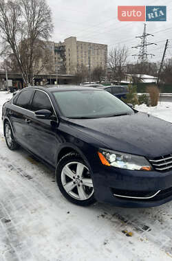 Седан Volkswagen Passat 2013 в Хмельницькому Седан Volkswagen Passat 2013 в Хмельницькому